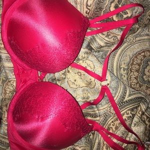 36 A super push VS bra, NEVER WORN