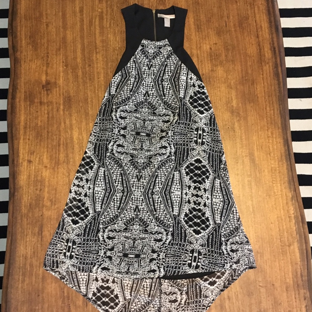 Black and white backless flowy dress