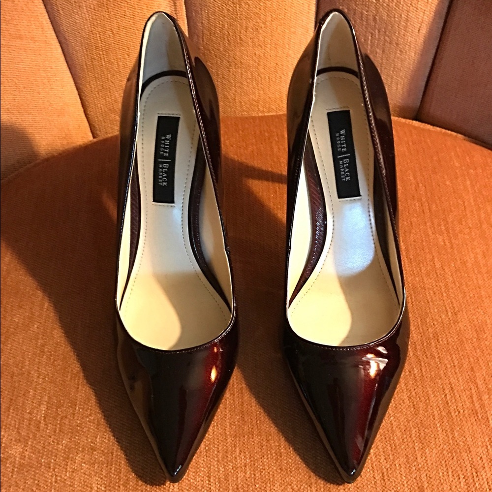 WHBM Olivia Pump