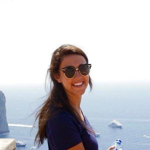 Meet your Posher, Caroline