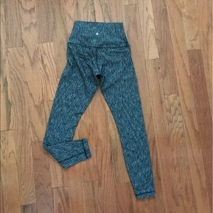 Lululemon ankle length pants