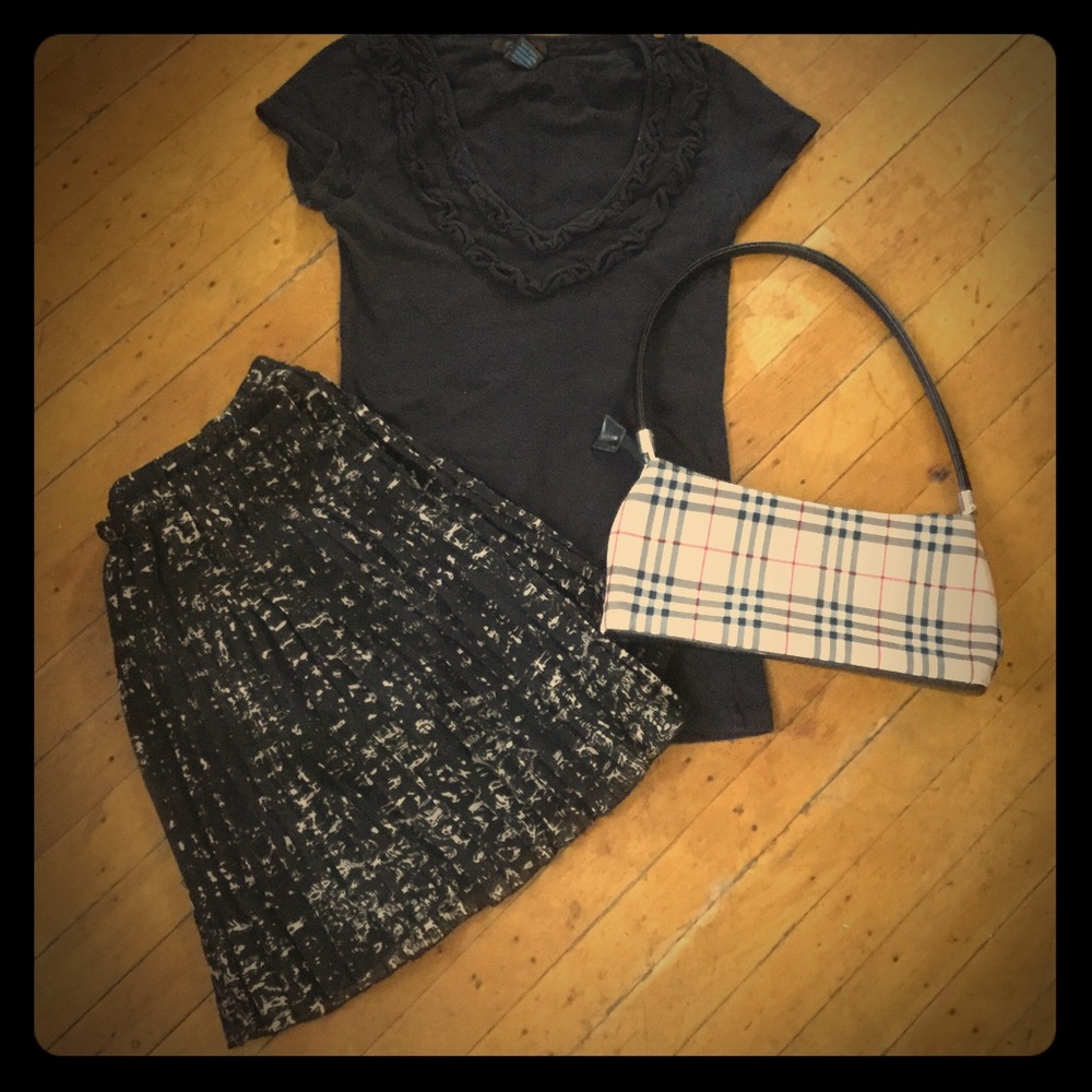 Black Tee and Black/Beige Skirt Bundle!✨