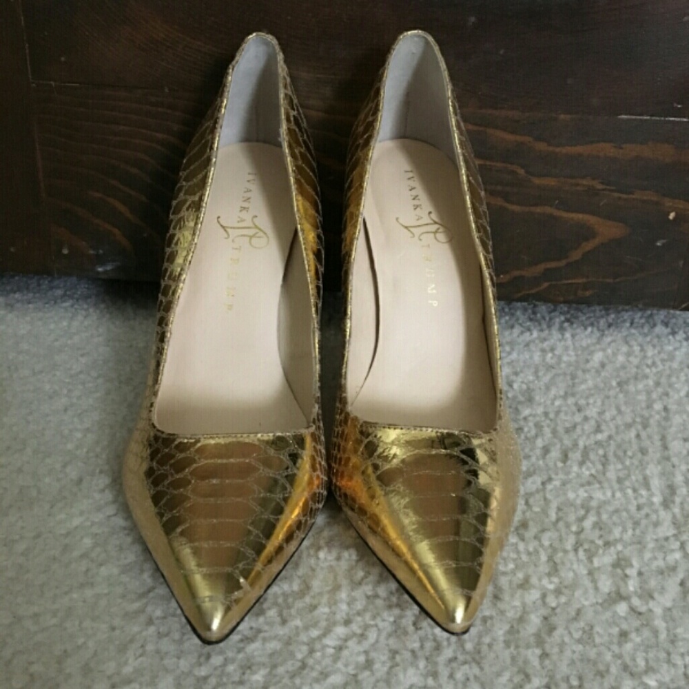 Gold pumps