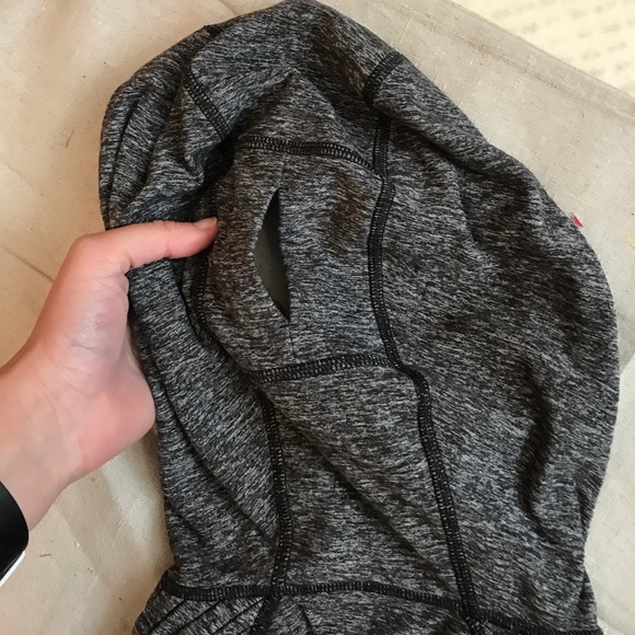 lululemon running hooded layer size 6 - Picture 3 of 4
