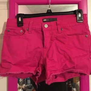 Hot Pink Denim Levi Shorts 🌸