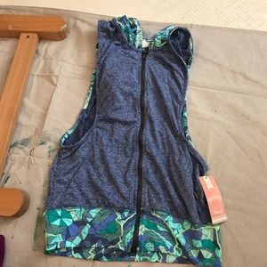 Maaji athletic sleeveless zip up