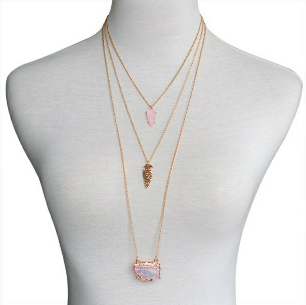 Last one 💋Beautiful necklace