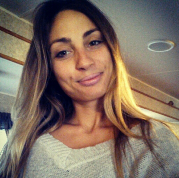 Meet your Posher, Melissa - Picture 3 of 3