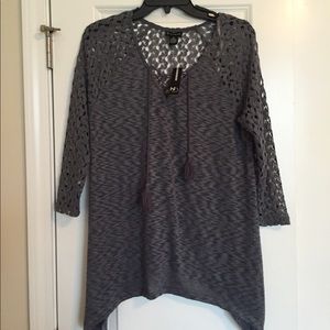 3/4 sleeve grey top - never worn