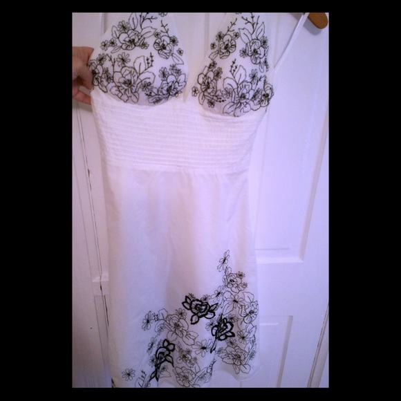 White House Black Market Halter Dress - Picture 7 of 7