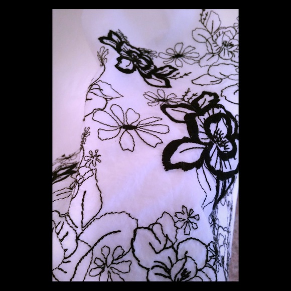 White House Black Market Halter Dress - Picture 5 of 7