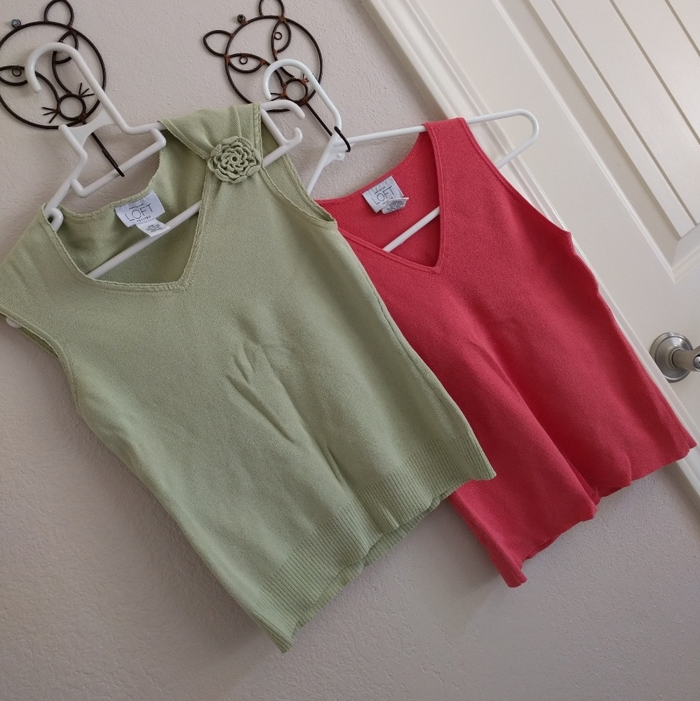 Ann Taylor sleeveless v-neck tops bundle of 2 -XSP