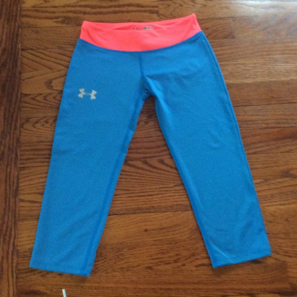 Under Armour medium  girls sonic Capri pants.