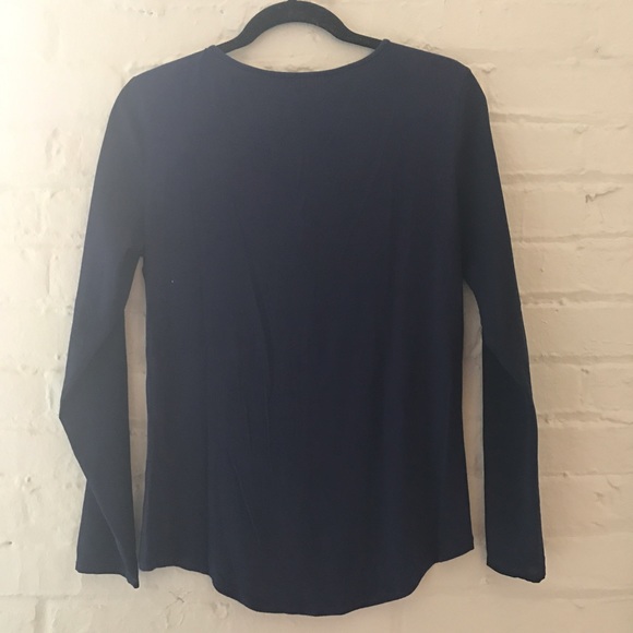 🌿OFFICE CHIC NAVY BLOUSE🌿 - Picture 2 of 3