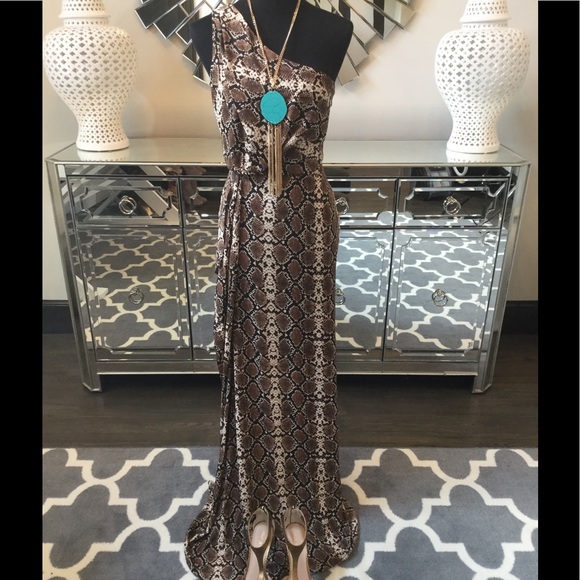 Firm Price Sale🔥🔥 BCBG MaxAzria Maxi Gown - Picture 2 of 8