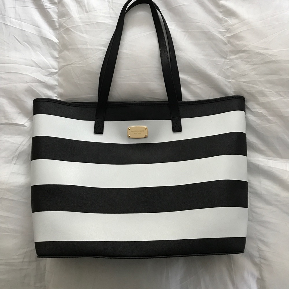 Black and white Michael Kors bag