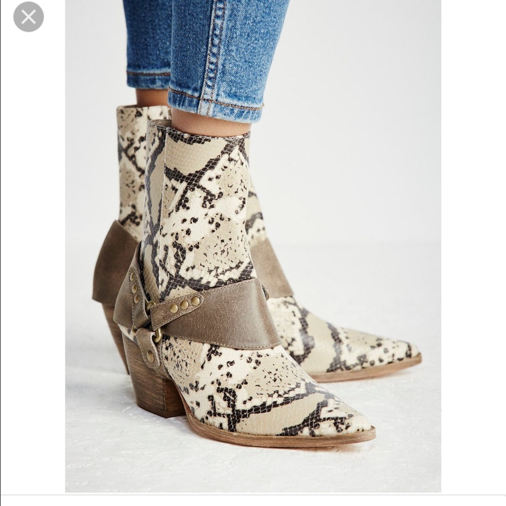 Matisse Rattlesnake Understated Leather Bootie