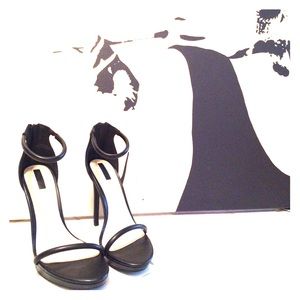 Forever 21 Size 9 black strappy stiletto.