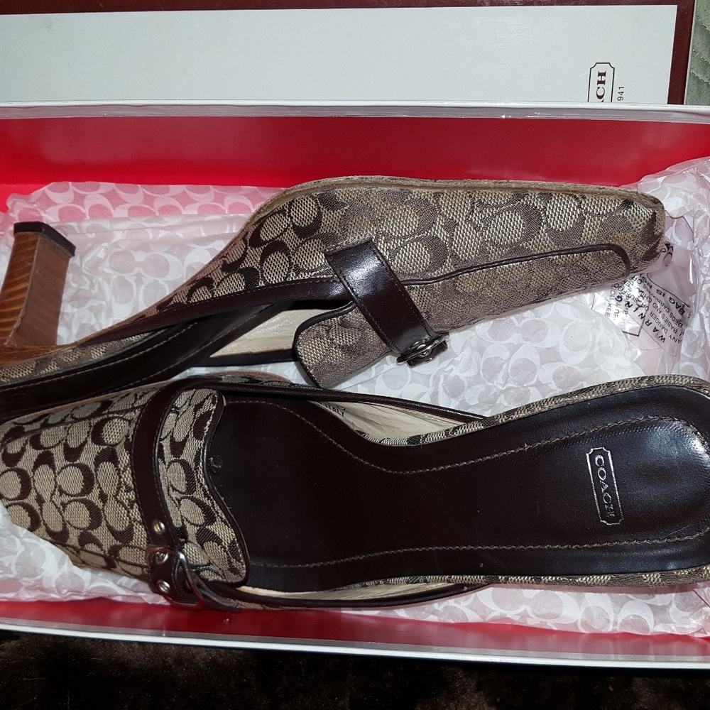 SHOES - Picture 2 of 2