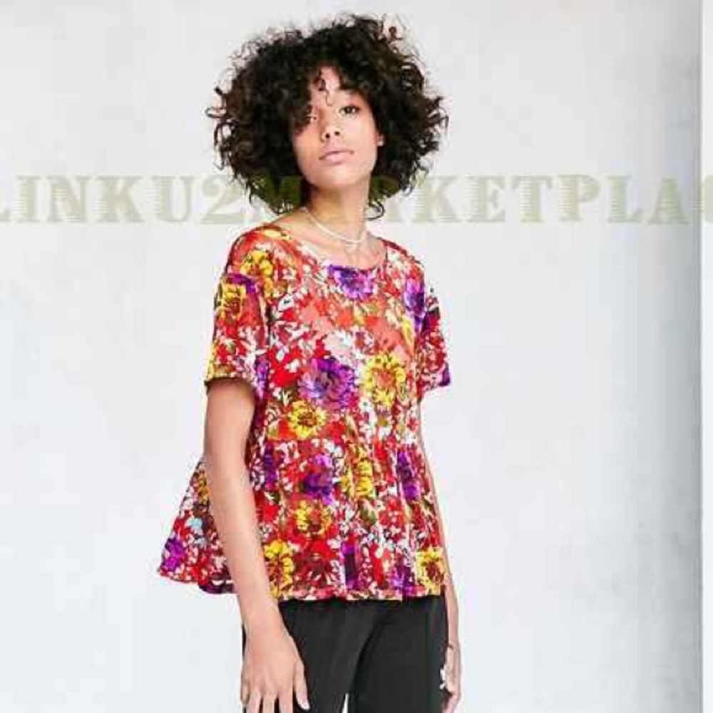 NWT!! Urban Outfitters Kimchi Blue Floral blouse