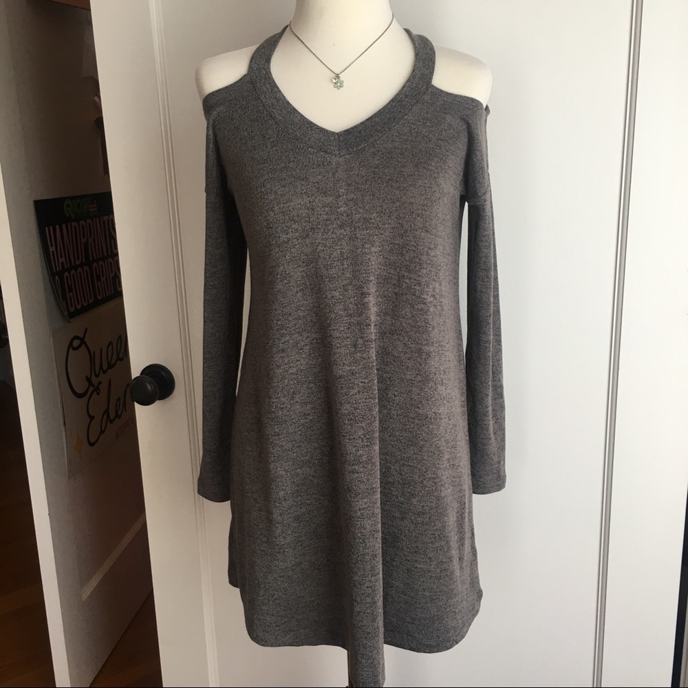 Grey sleeved dress