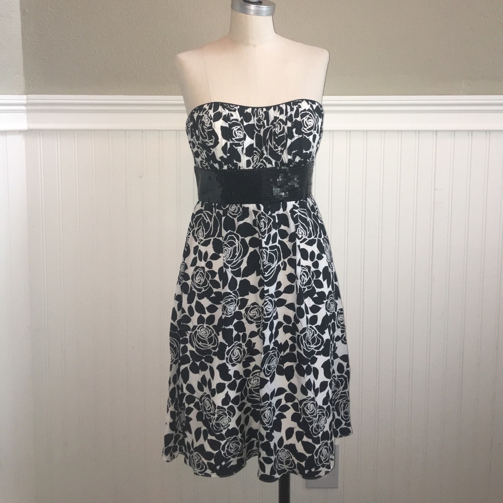 White House Black Market Rose Dress