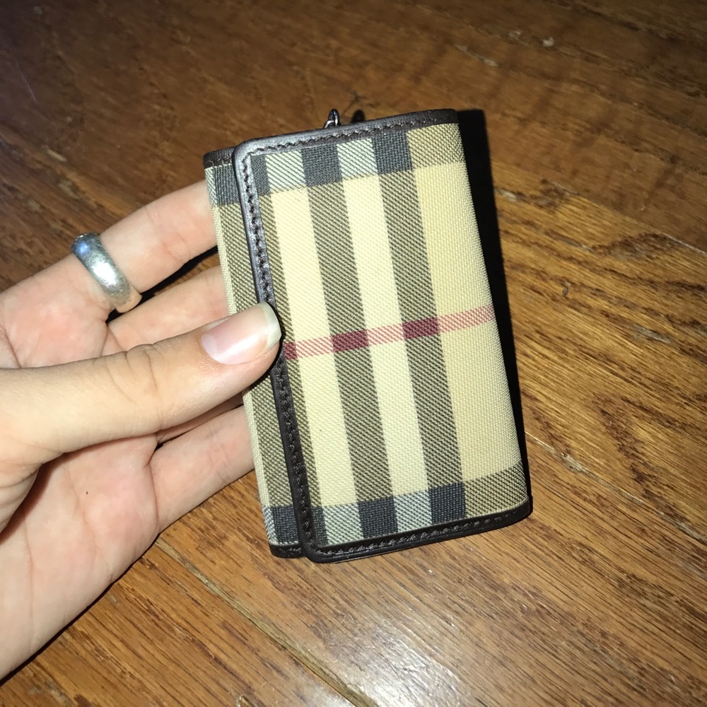 Burberry key holder