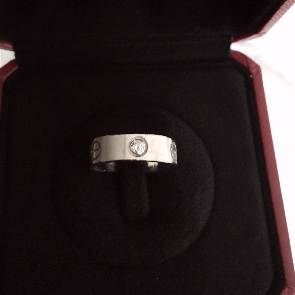⚡️FLASH SALE⚡️💯Cartier Love ring + cleaning kit - Picture 4 of 8