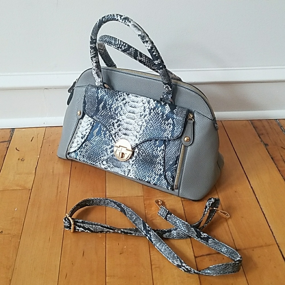 4 in One Wilson's leather faux snake skin purse