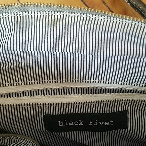 4 in One Wilson's leather faux snake skin purse - Picture 5 of 8