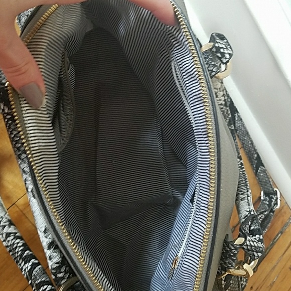 4 in One Wilson's leather faux snake skin purse - Picture 6 of 8