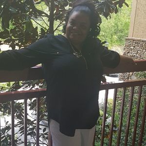 Meet your Posher, Stephanie