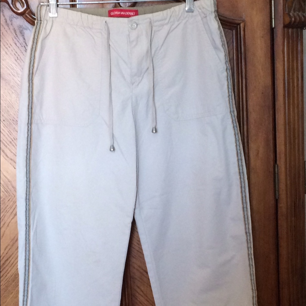 Women's size 8 capris