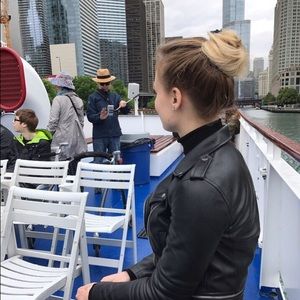 Meet your Posher, Lina