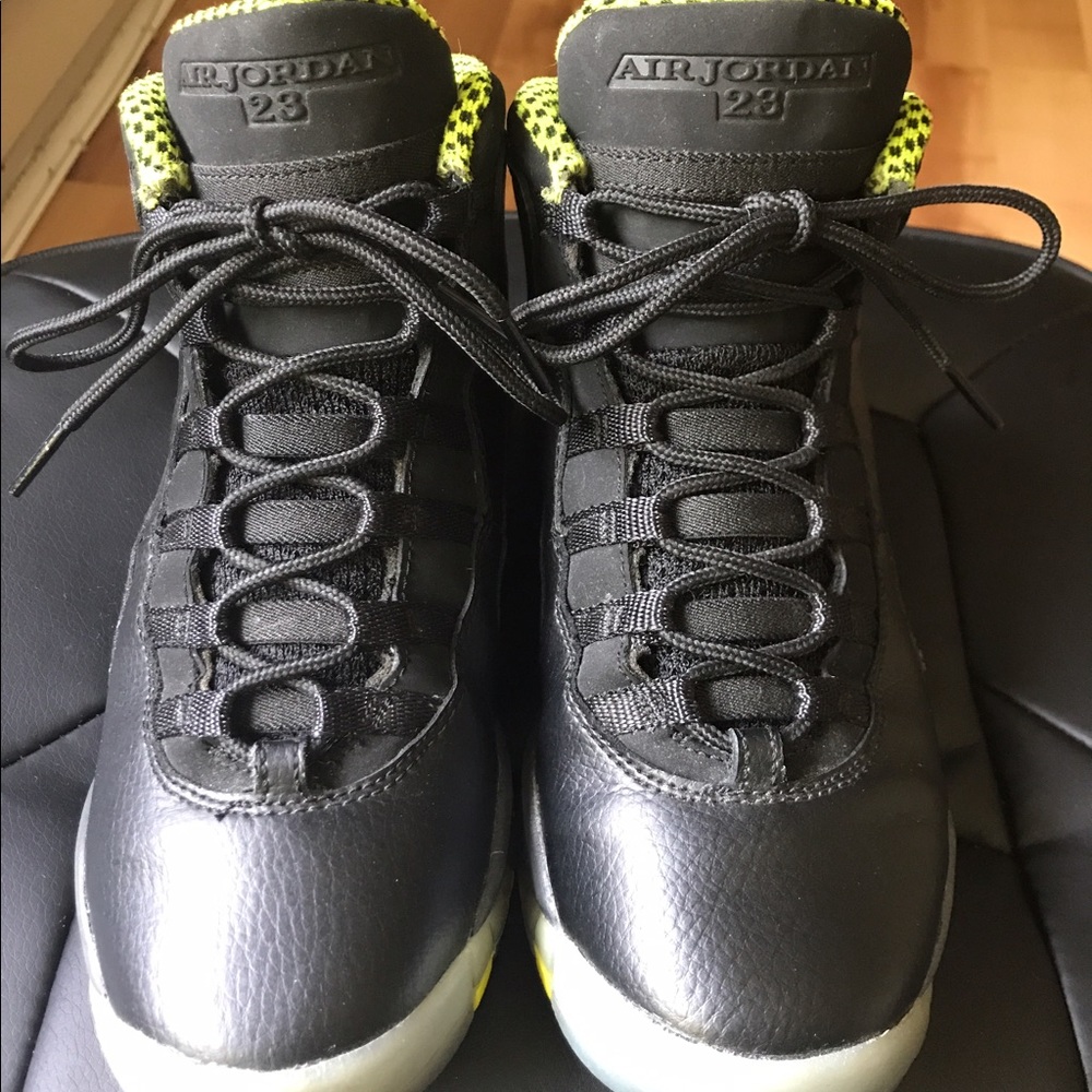 Jordan Venom 10's