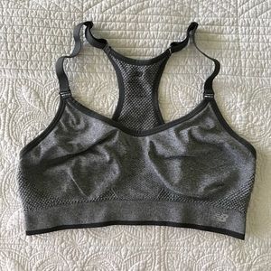 New Balance sports bra size Large