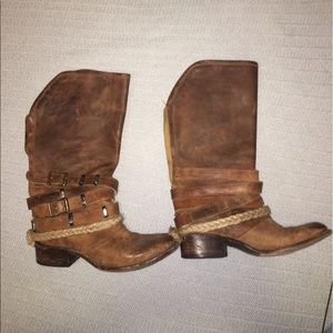 Freebies cowgirl boots!