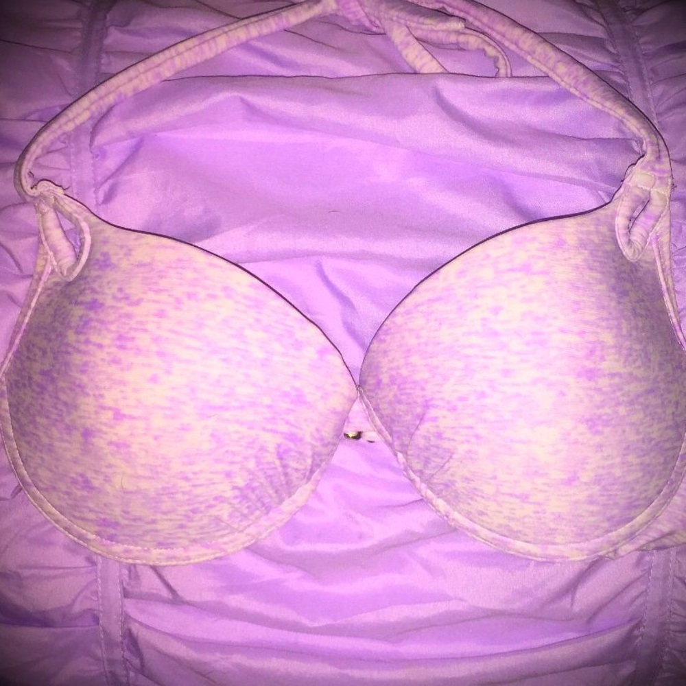 ❌❌SOLD❌❌🎀Beautiful Lavender Push-Up Bikini Top 👙