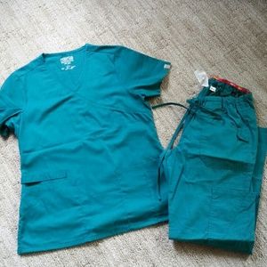 Like new Hunter green scrubs