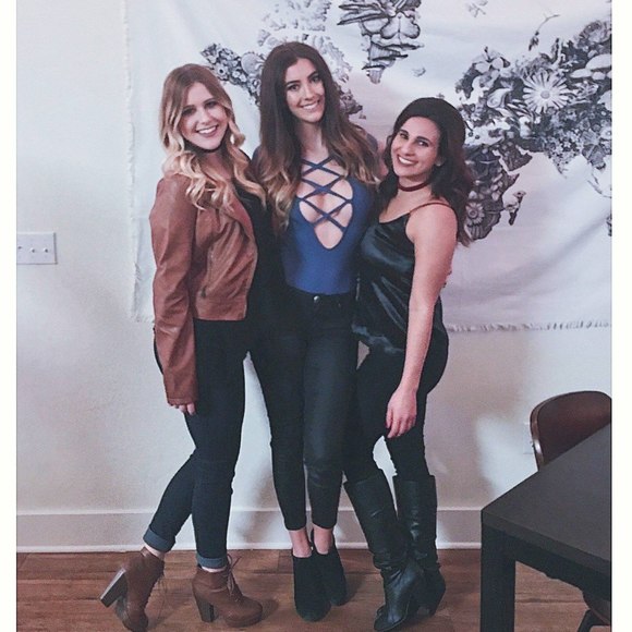 Meet your Posher, Courtney - Picture 1 of 1