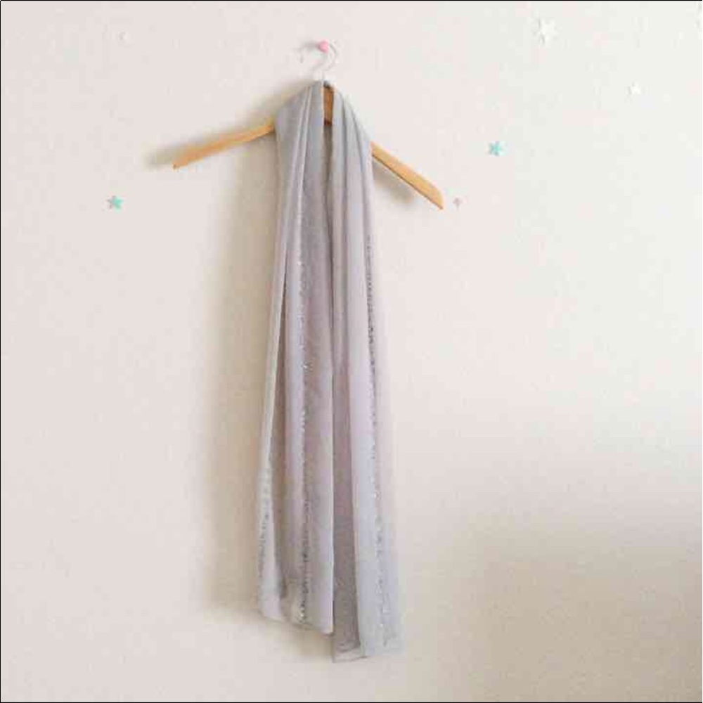 Light grey/slate scarf