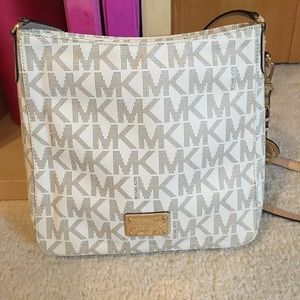 Michael kors crossbody purse