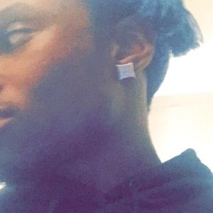 Meet your Posher, Ladale