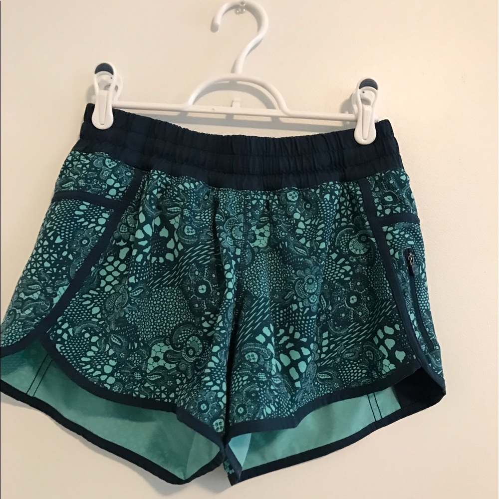 Lululemon tracker short