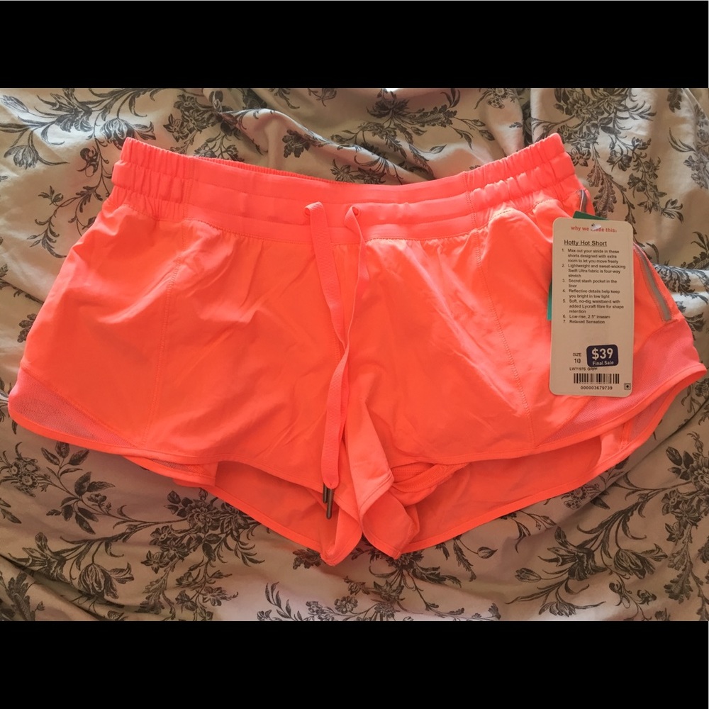 SOLD Lululemon size 10 Hotty Hot Shorts