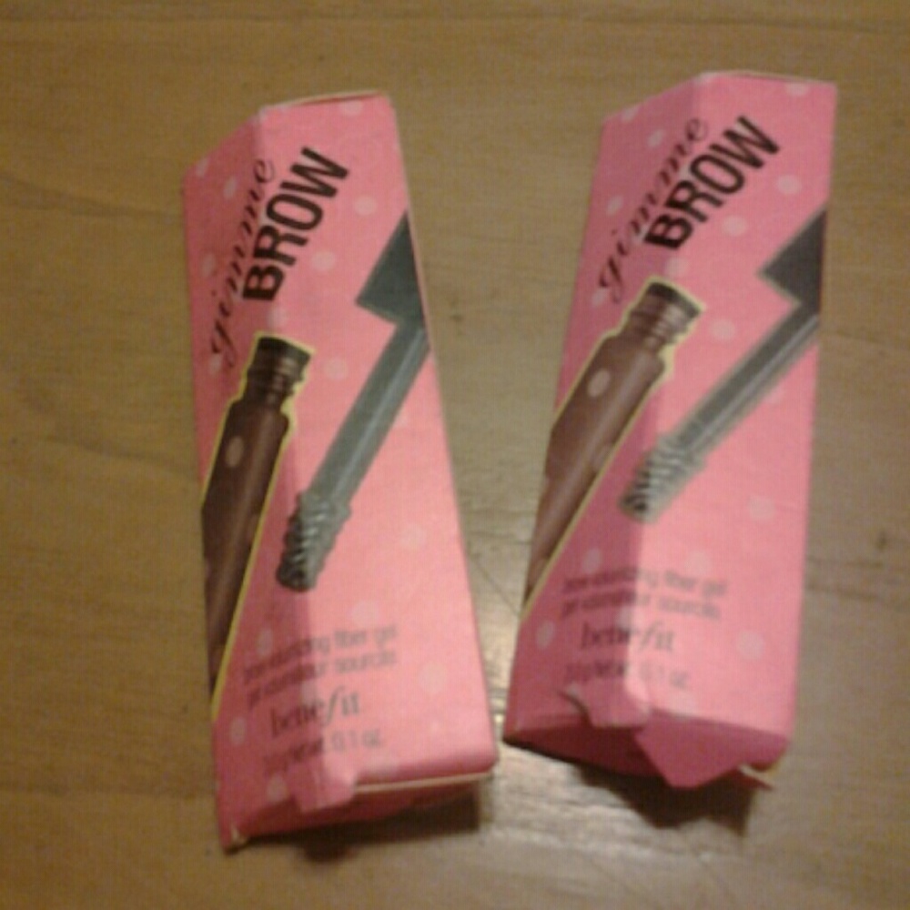 2 benefit brow Volumizer gimme brow