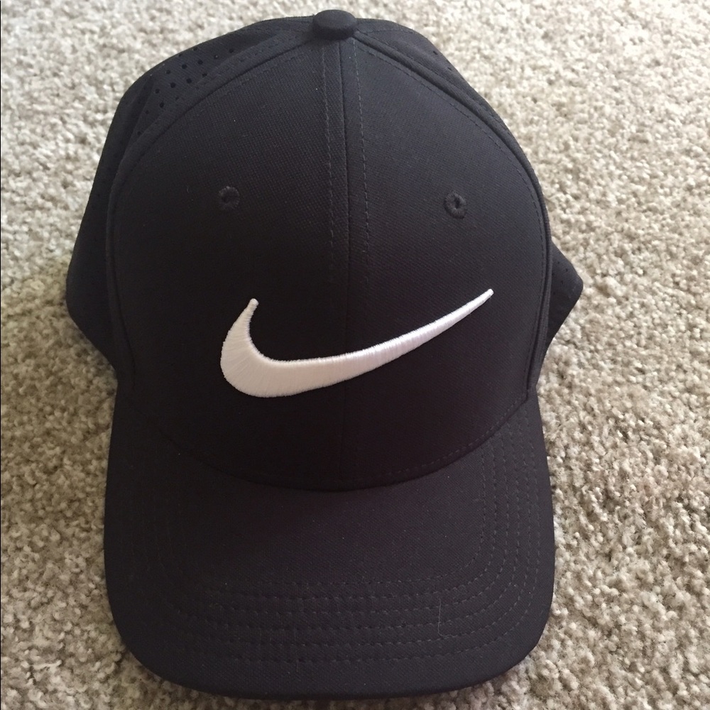 Black nike cap
