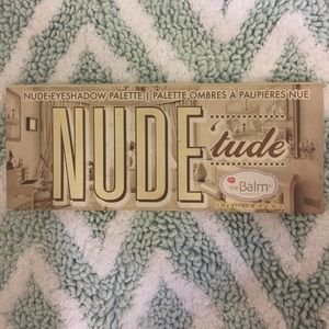 The balm "Nude'tude" makeup palette