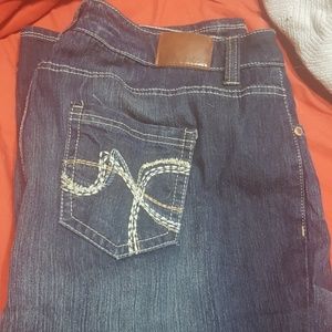 Maurices jeans size 18 short