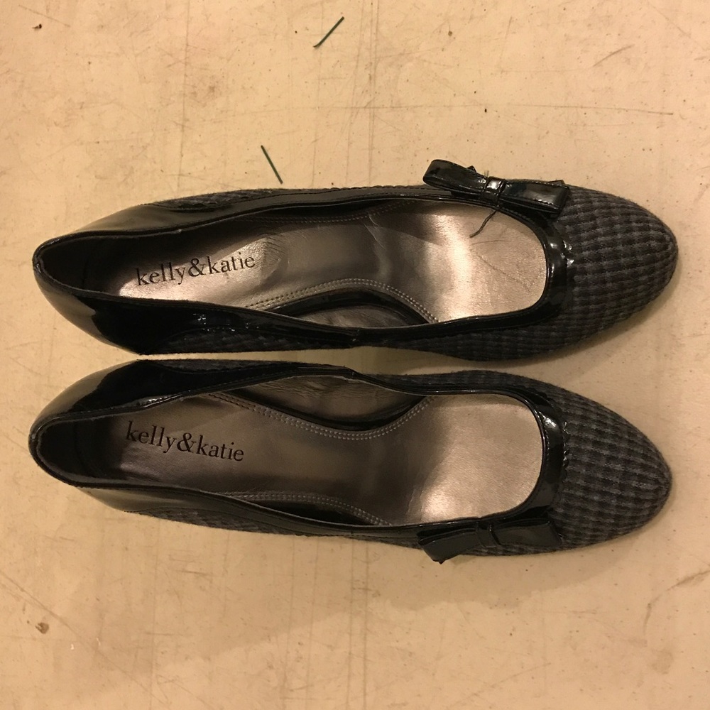 Pumps - Picture 3 of 3